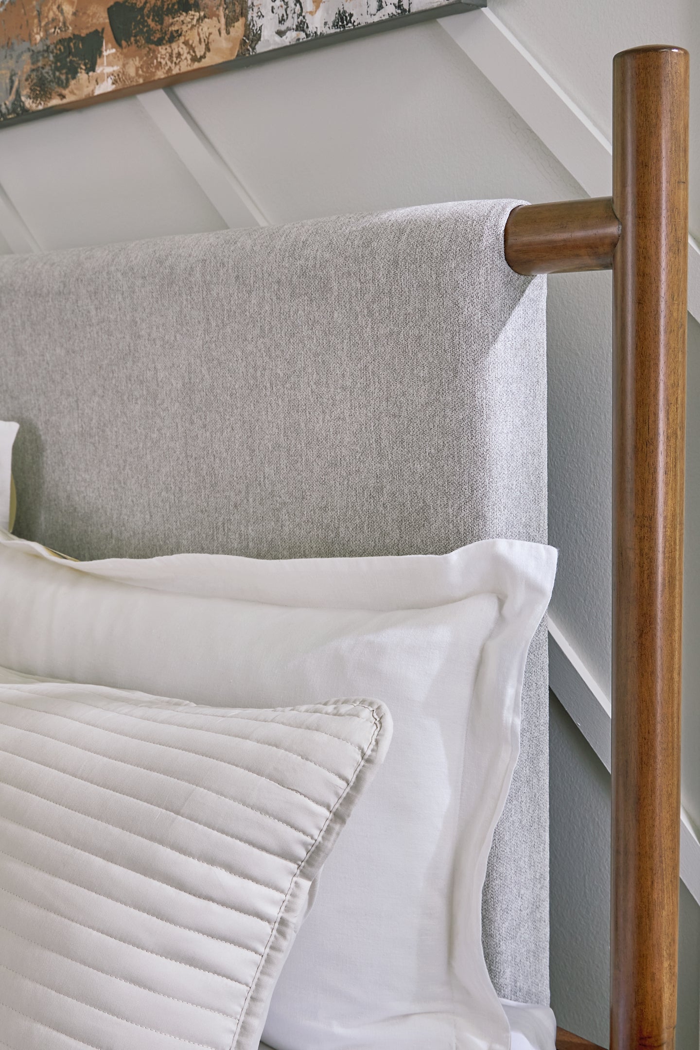 Lyncott Upholstered Panel Bed