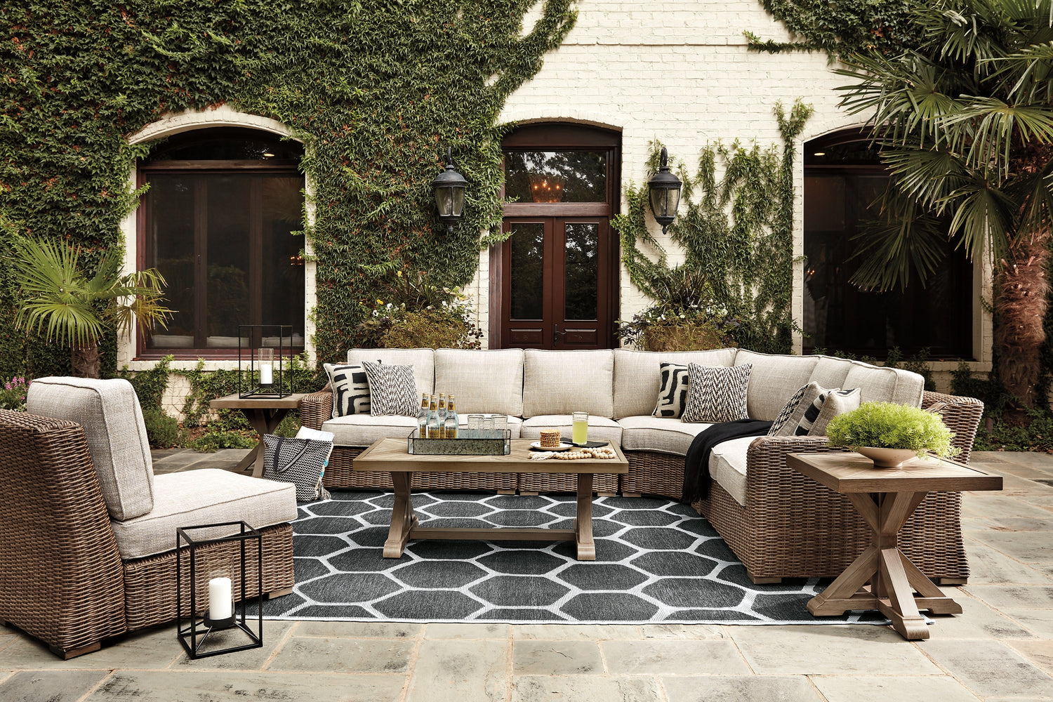 Outdoor Living Room Groups