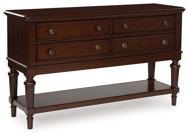 Lavinton Dining Room Server