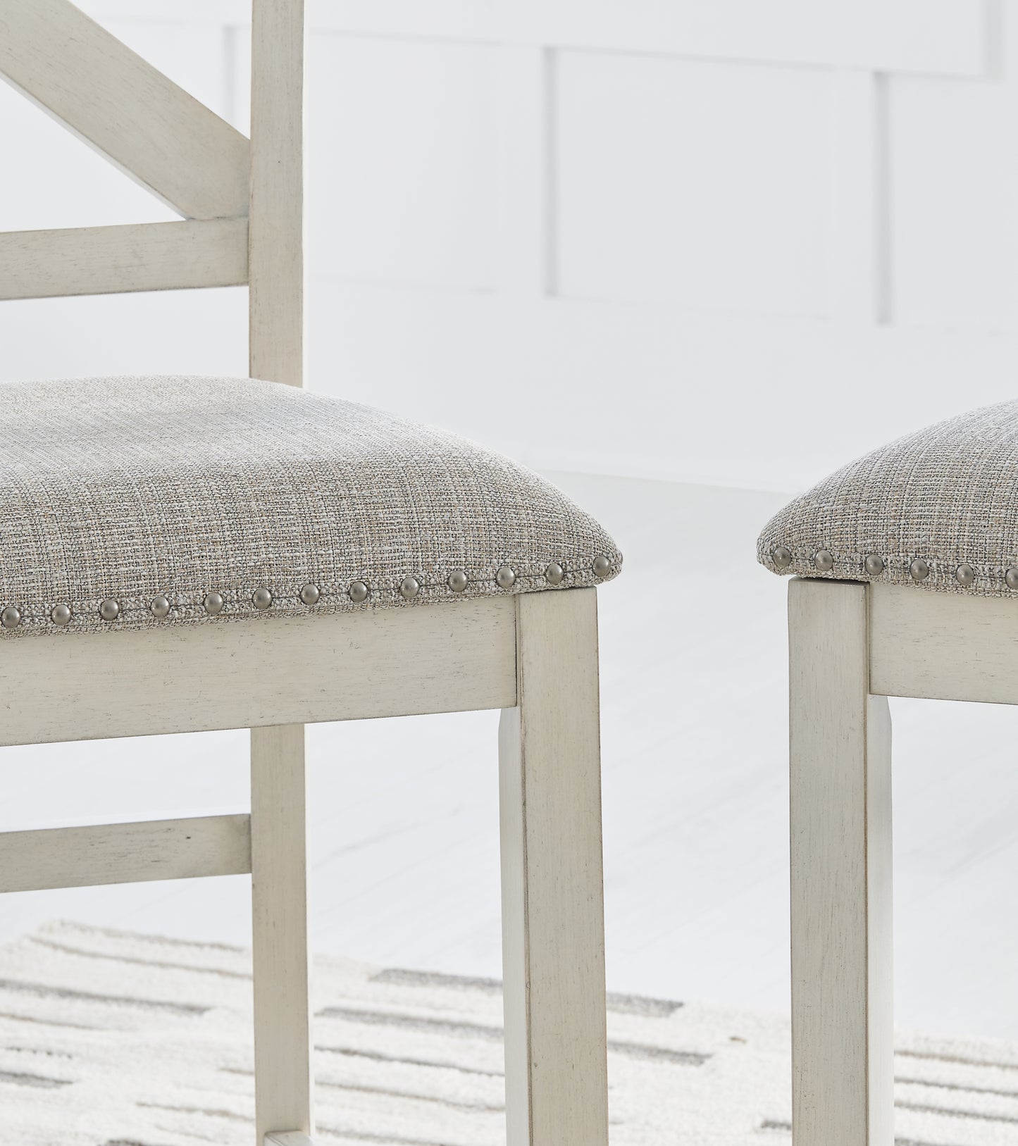 Robbinsdale Counter Height Dining Table and 4 Barstools