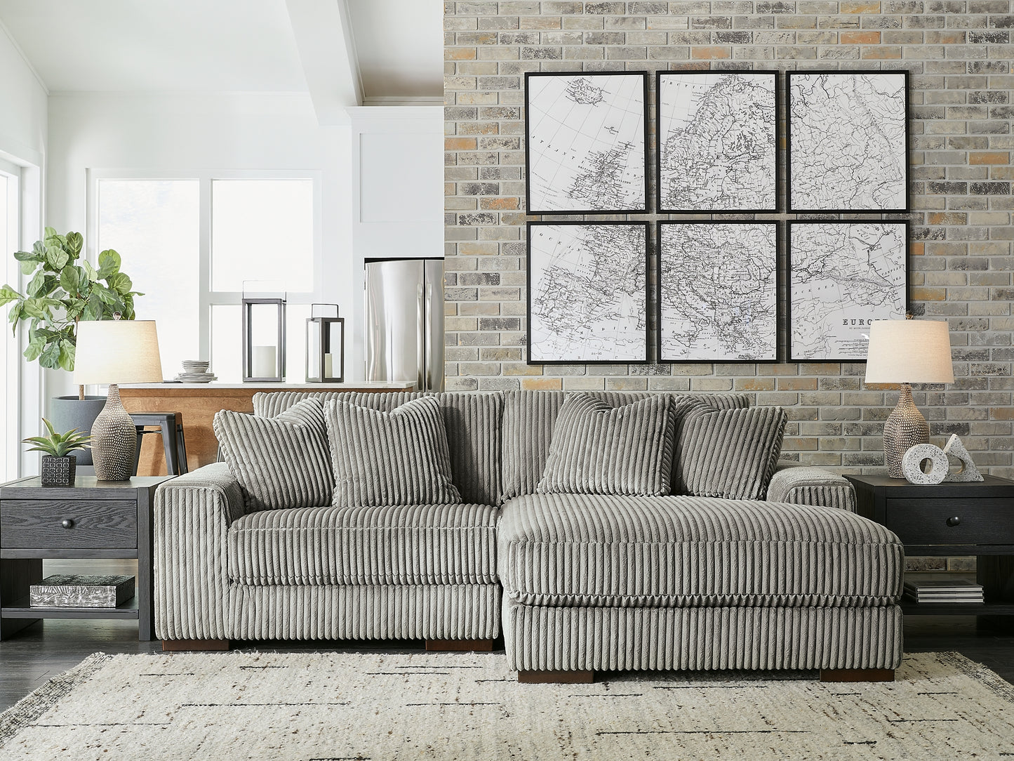 Lindyn 2-Piece Sectional with Chaise