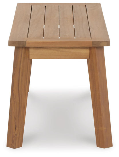 Janiyah Bench