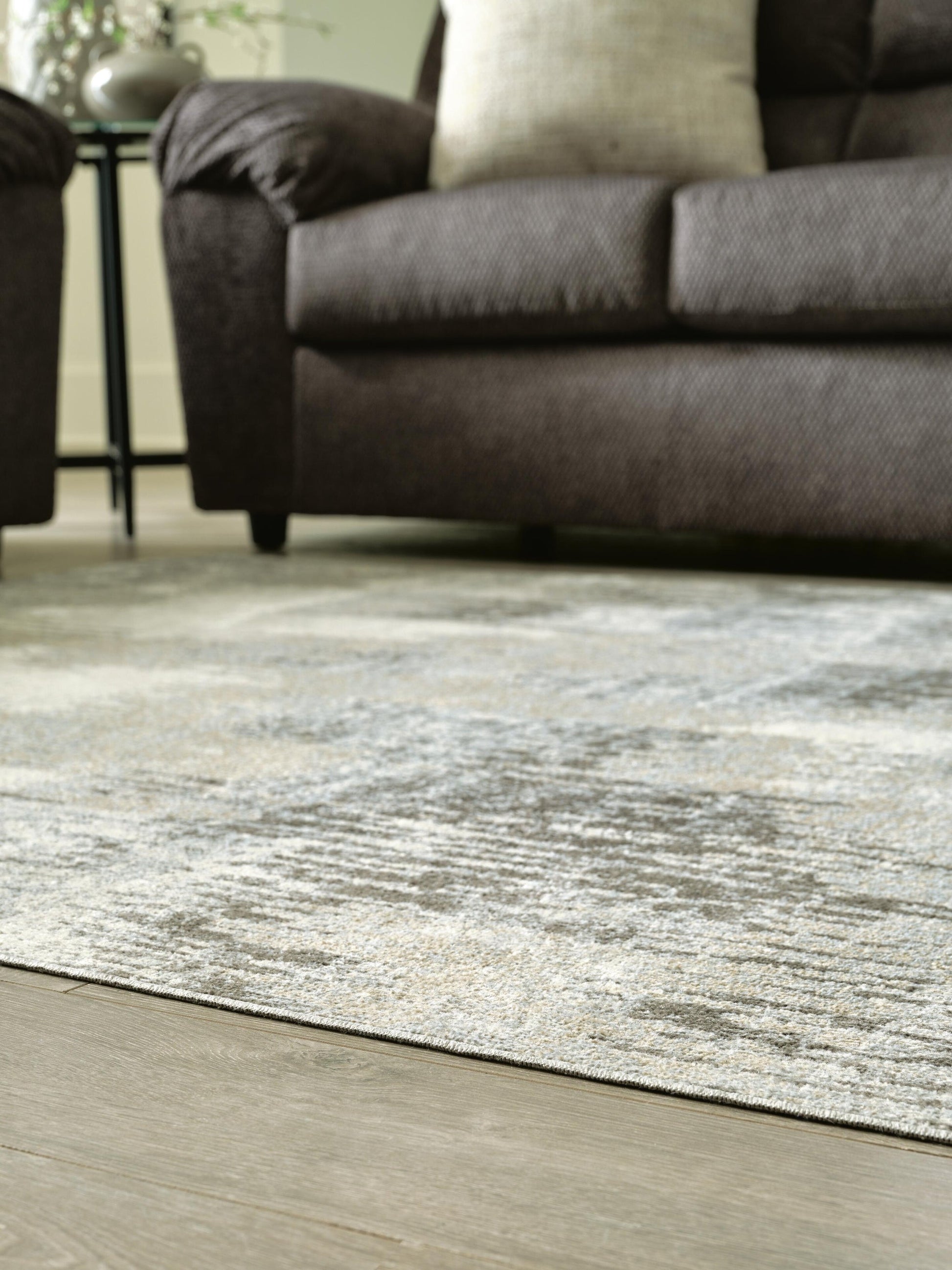 R405562