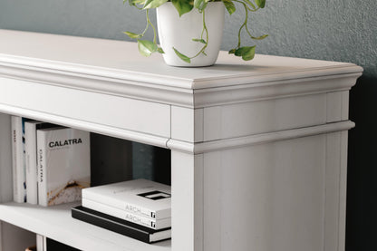 Kanwyn Credenza