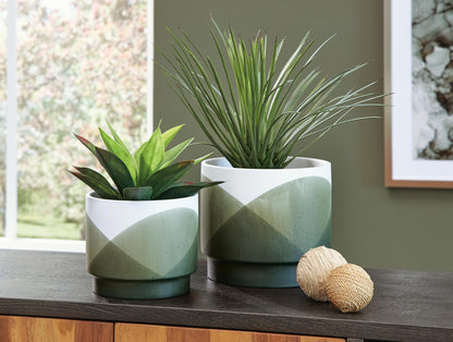 Ardenridge Planter Set (2/CN)