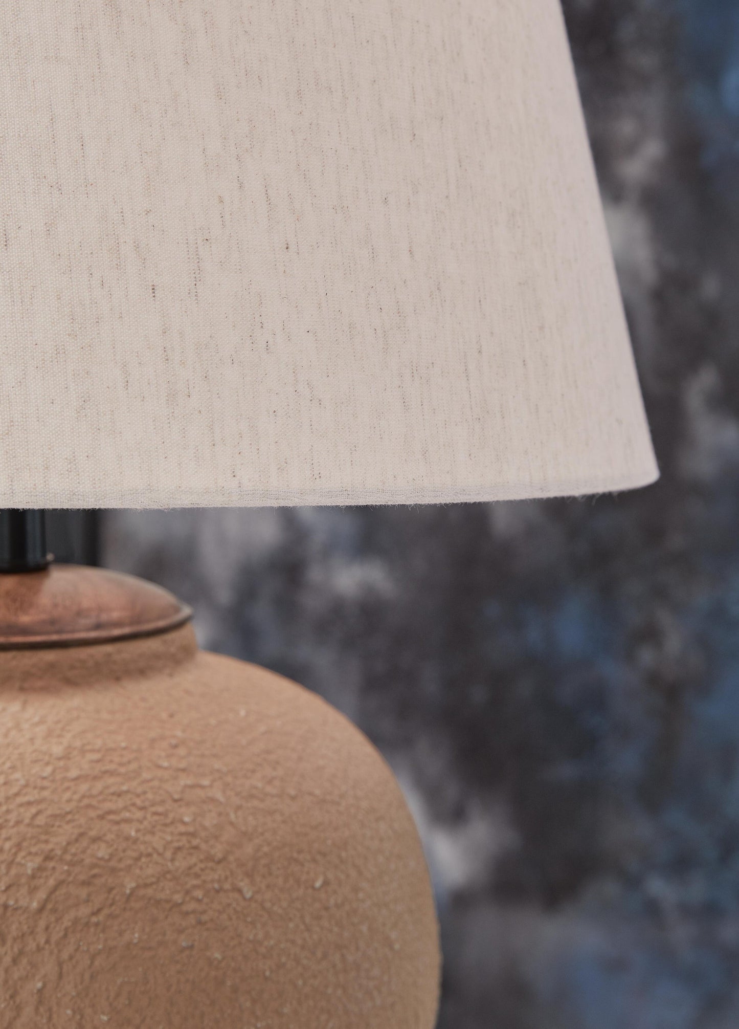Scantor Metal Table Lamp (1/CN)