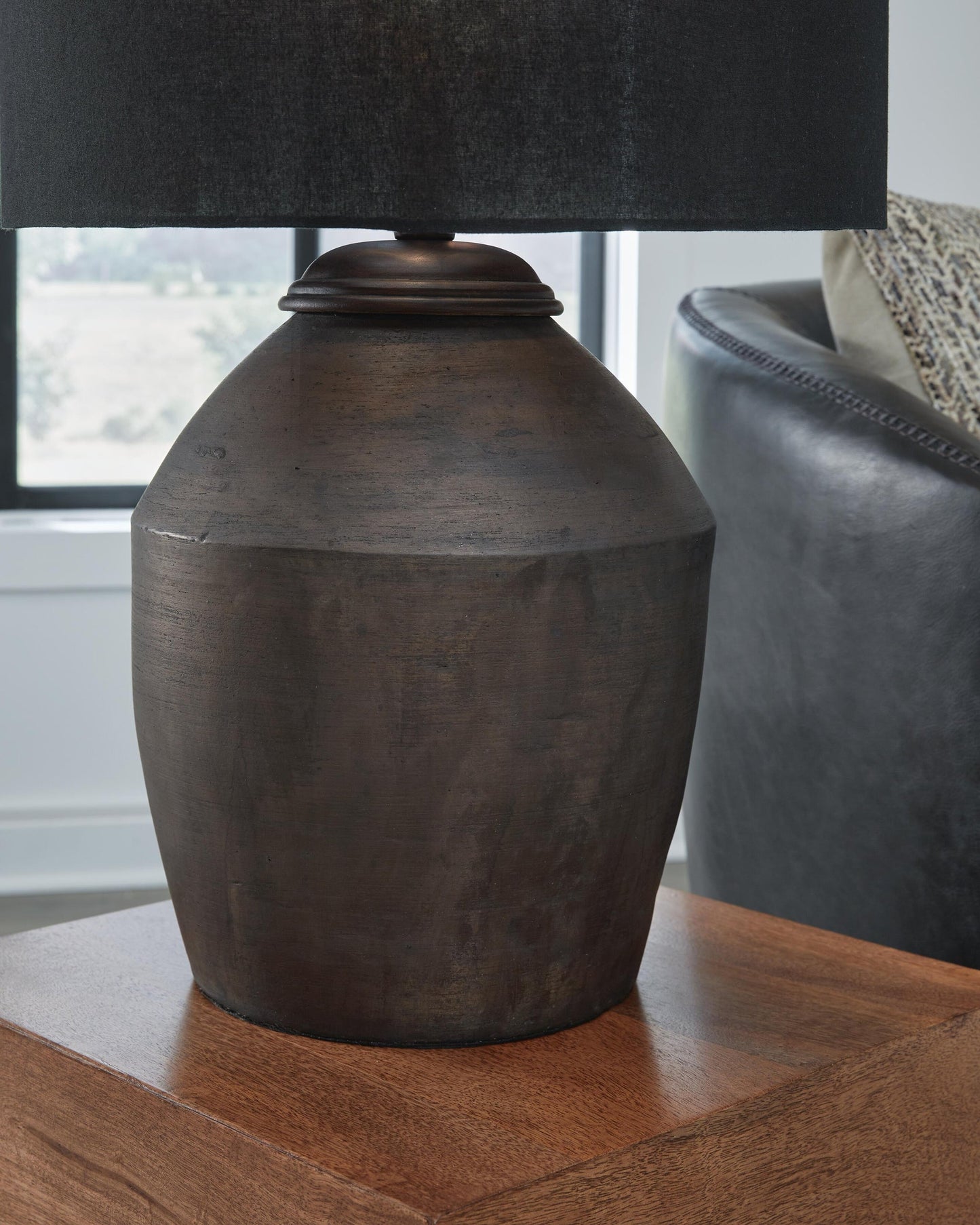 Naareman Terracotta Table Lamp (1/CN)