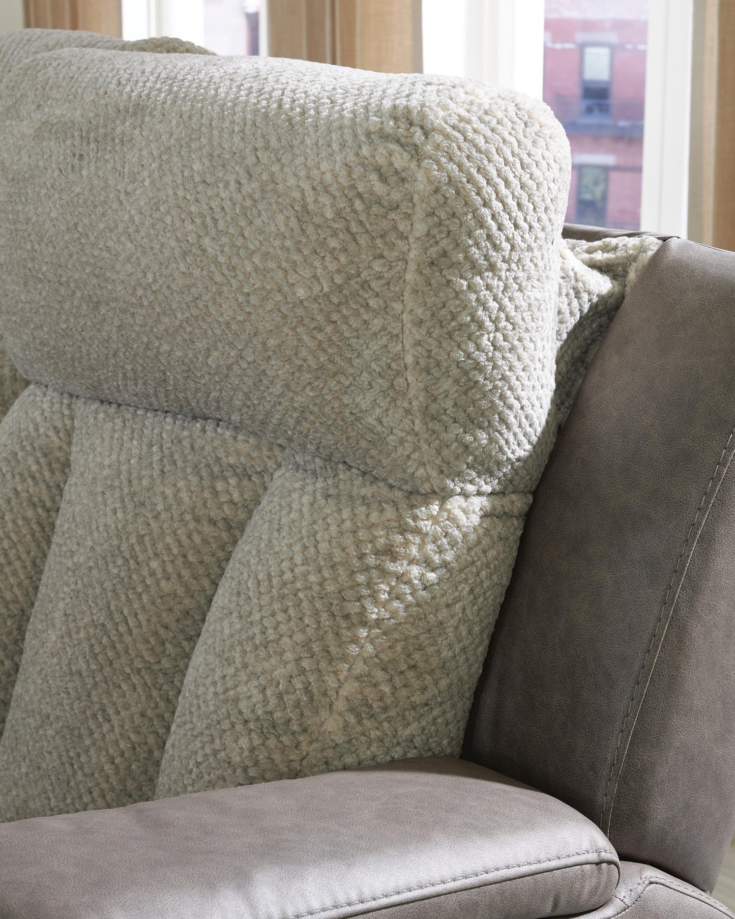 Branthorpe PWR REC Loveseat/CON/ADJ HDRST