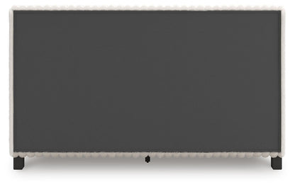 Zuraleus Queen Upholstered Bed