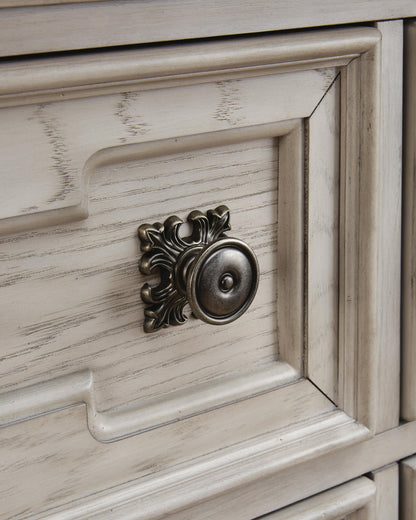 Bruchandi Dresser