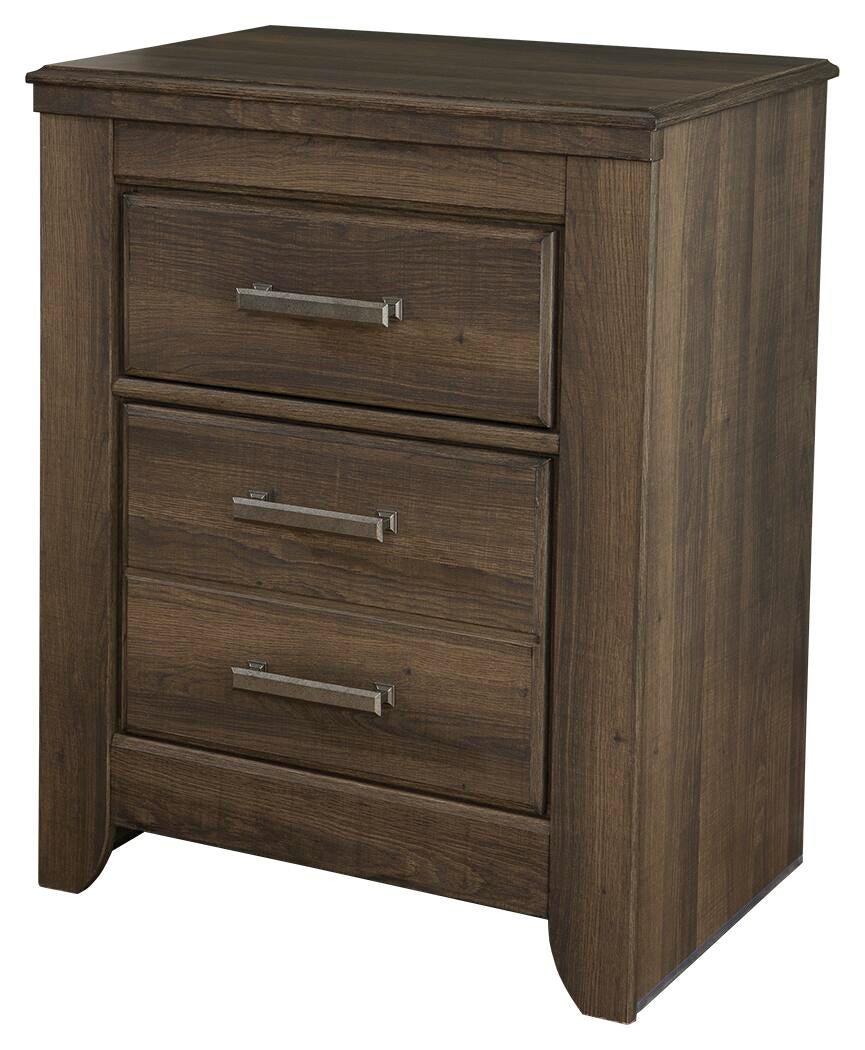 Juararo California King Poster Bed with Mirrored Dresser, Chest and Nightstand