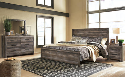 Wynnlow King Panel Bed with Mirrored Dresser