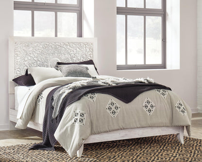 Paxberry Queen Panel Bed with Mirrored Dresser