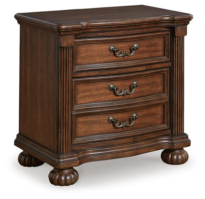 Lavinton King Poster Bed with Mirrored Dresser and Nightstand