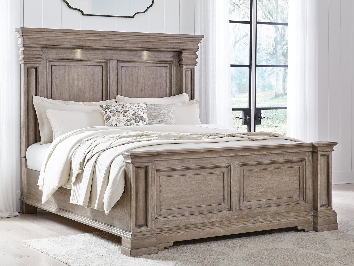 Blairhurst California King Panel Bed with Mirrored Dresser and Nightstand
