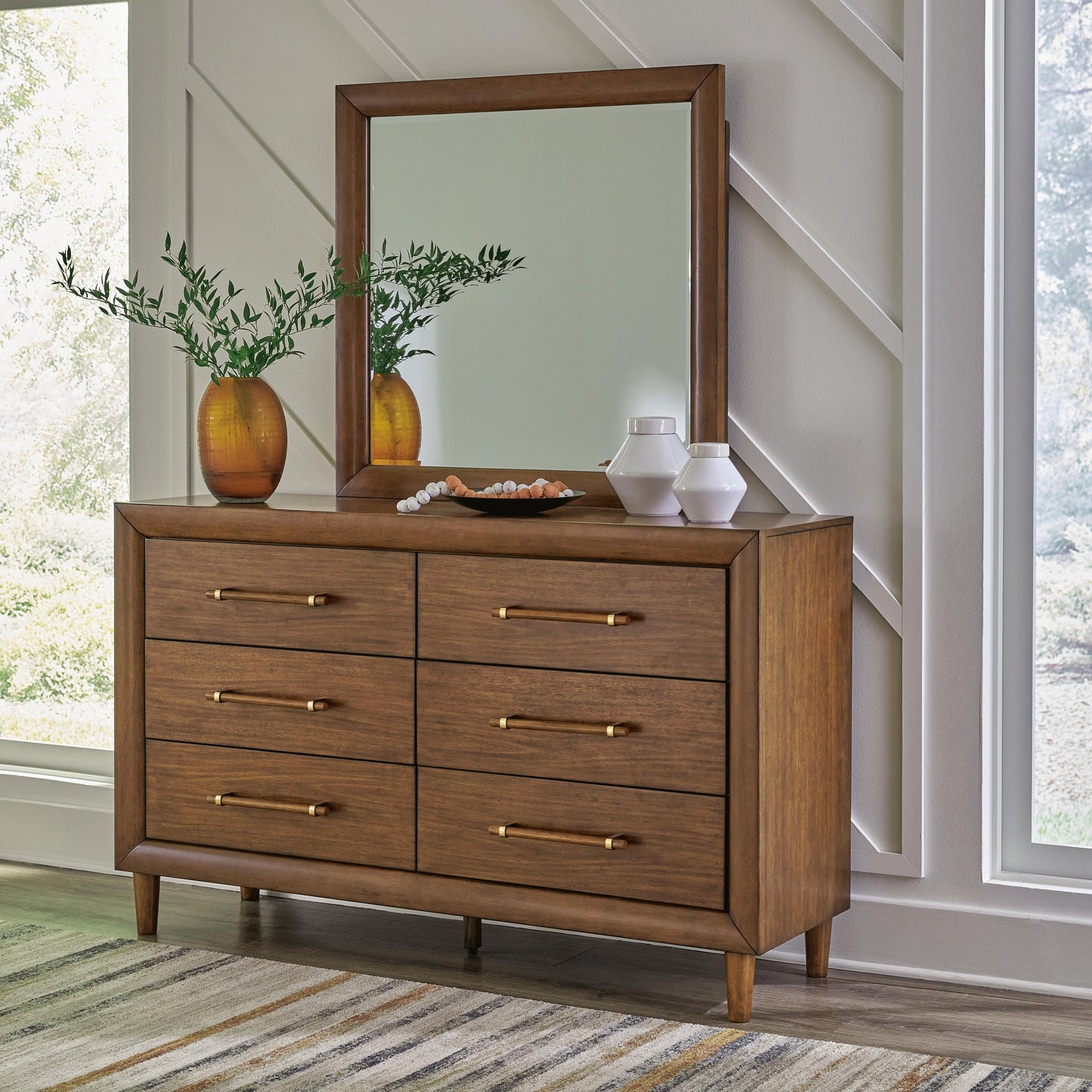 Lyncott Queen Upholstered Bed with Mirrored Dresser