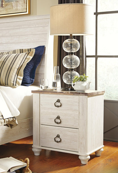 Willowton Queen Panel Bed with Mirrored Dresser and Nightstand