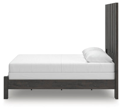 Parlayon Queen Panel Bed, Dresser and Mirror