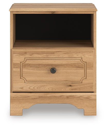 Galletyn Full Panel Bed with Mirrored Dresser and Nightstand