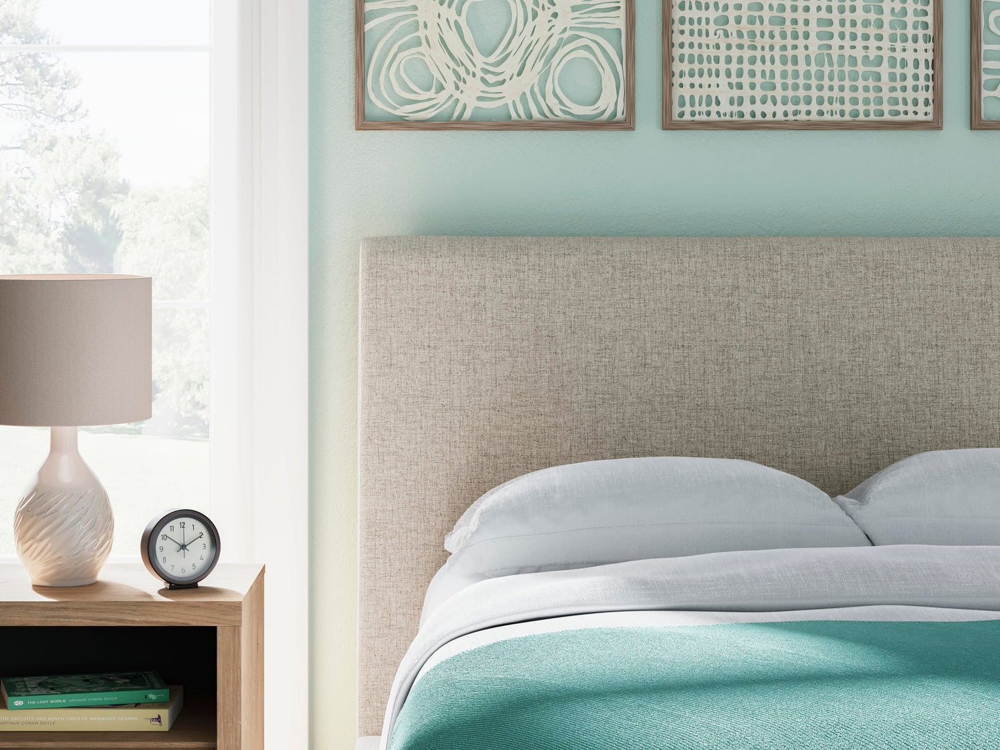 Cielden Full Upholstered Bed with Roll Slats, Dresser, Mirror and Nightstand