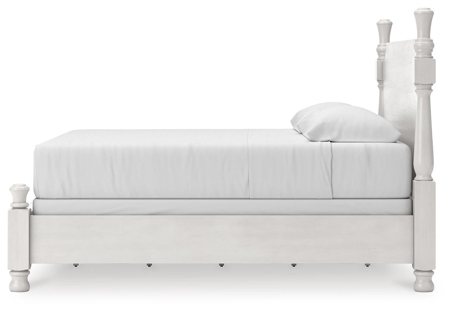 Chadworth King Poster Bed, Dresser and Mirror