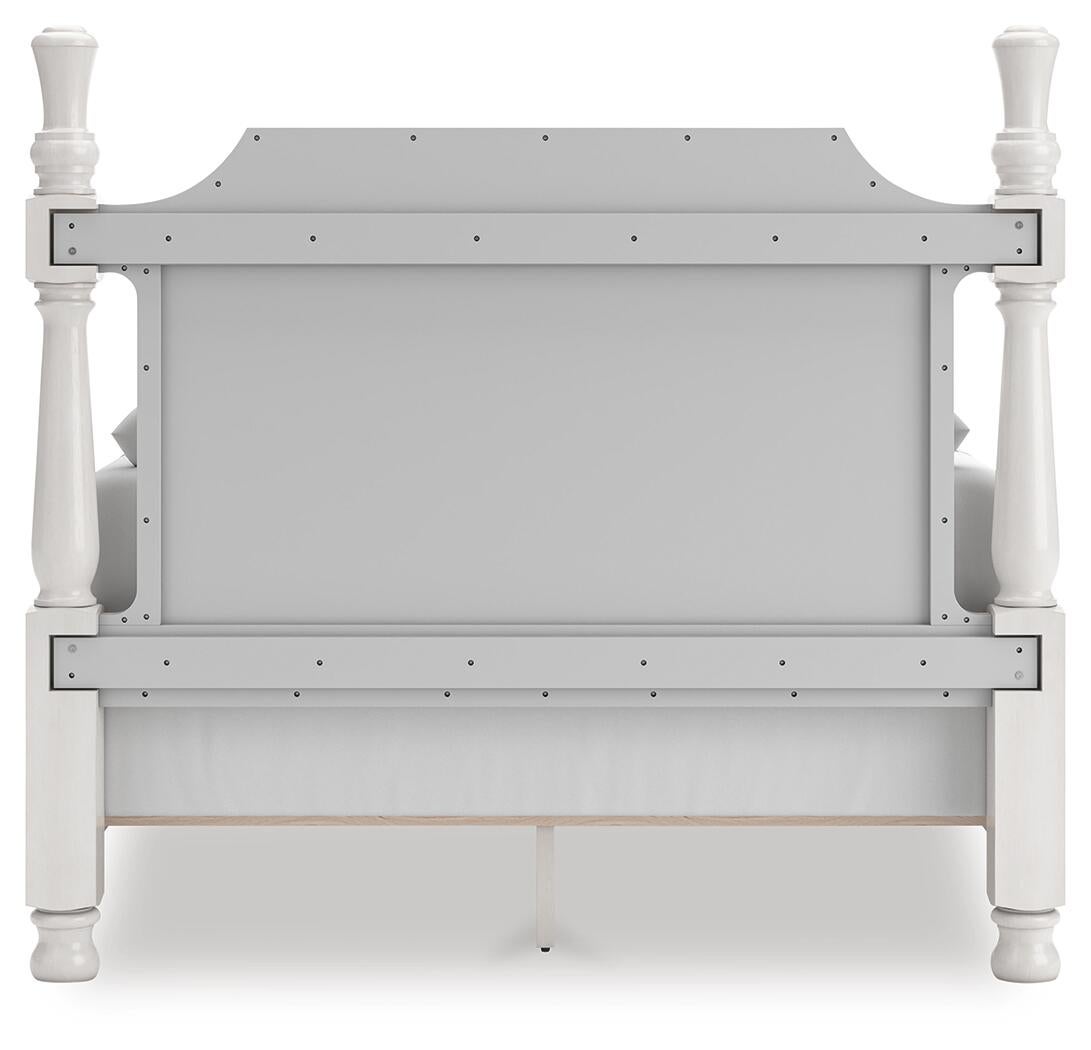 Chadworth Queen Poster Bed, Dresser and Mirror