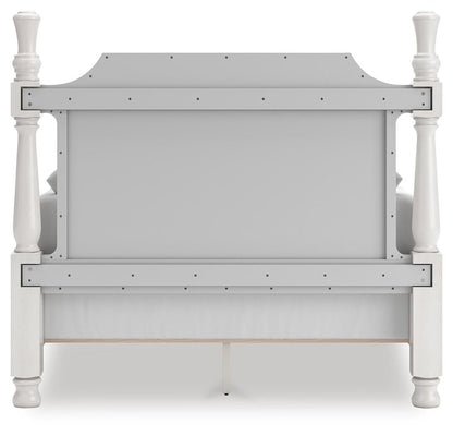 Chadworth Queen Poster Bed, Dresser and Mirror