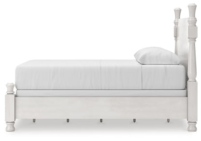Chadworth Queen Poster Bed, Dresser and Mirror