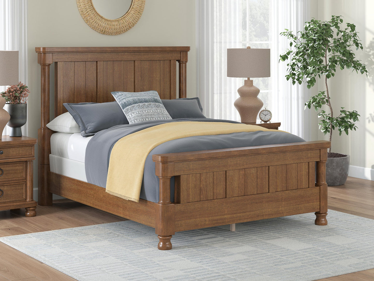 Chadworth Queen Poster Bed with Mirrored Dresser