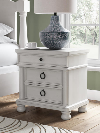 Chadworth Queen Poster Bed, Dresser, Mirror and Nightstand