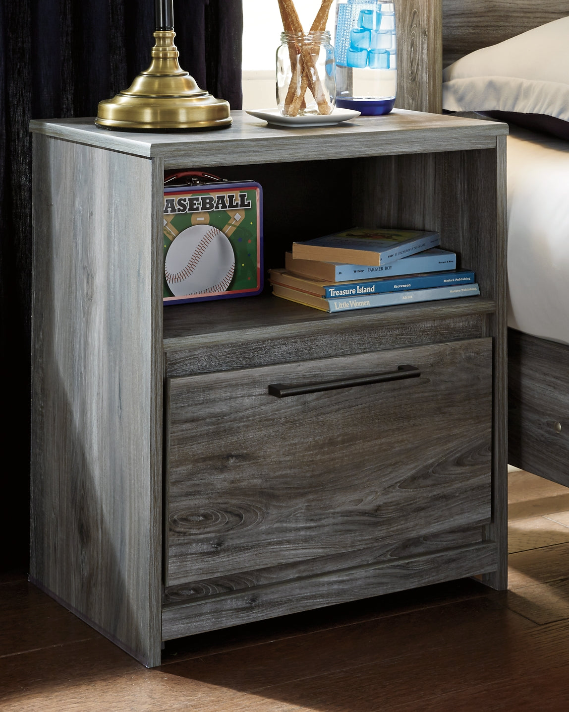 Baystorm King Panel Bed with Mirrored Dresser, Chest and Nightstand