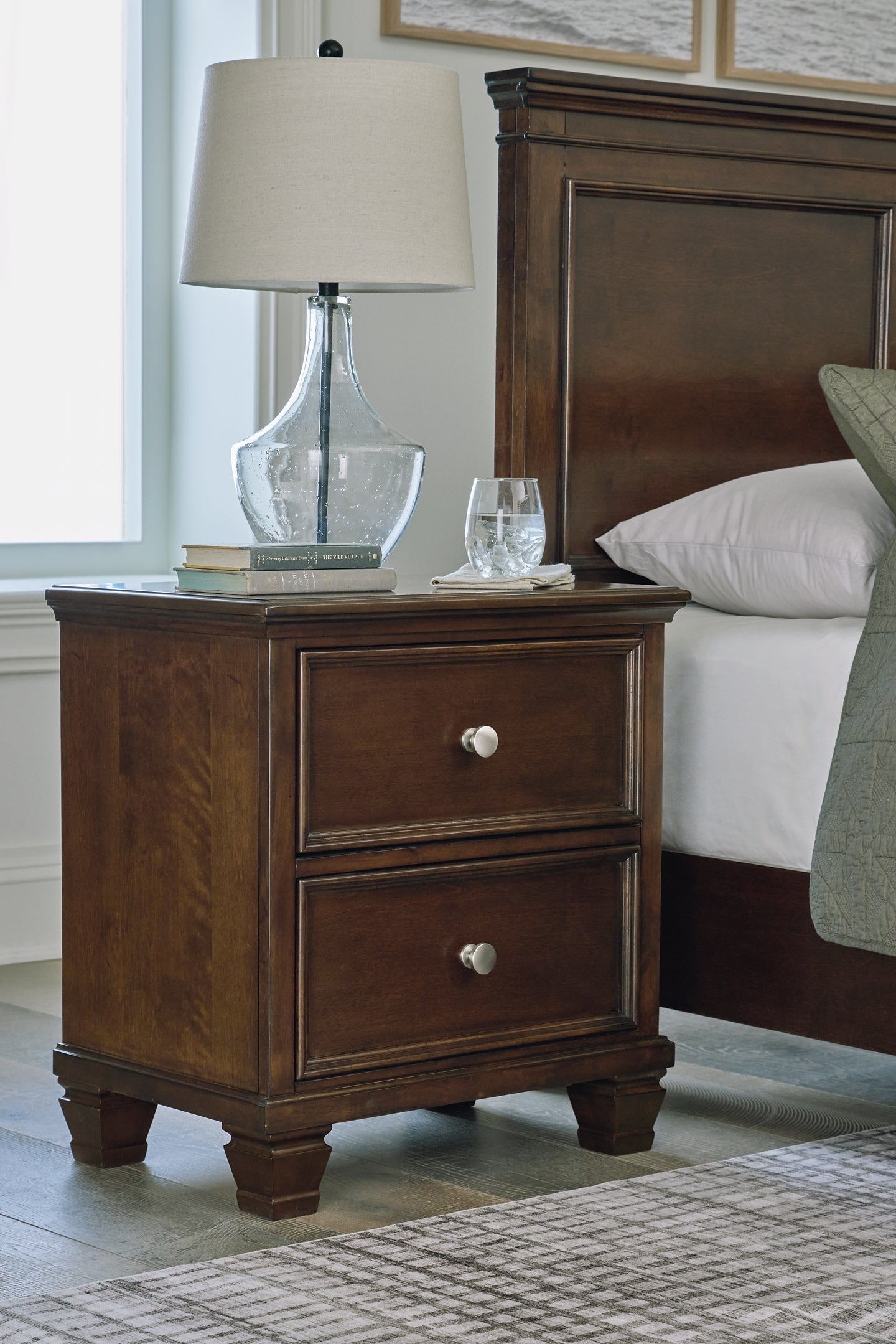 Danabrin Full Panel Bed with Mirrored Dresser, Chest and Nightstand